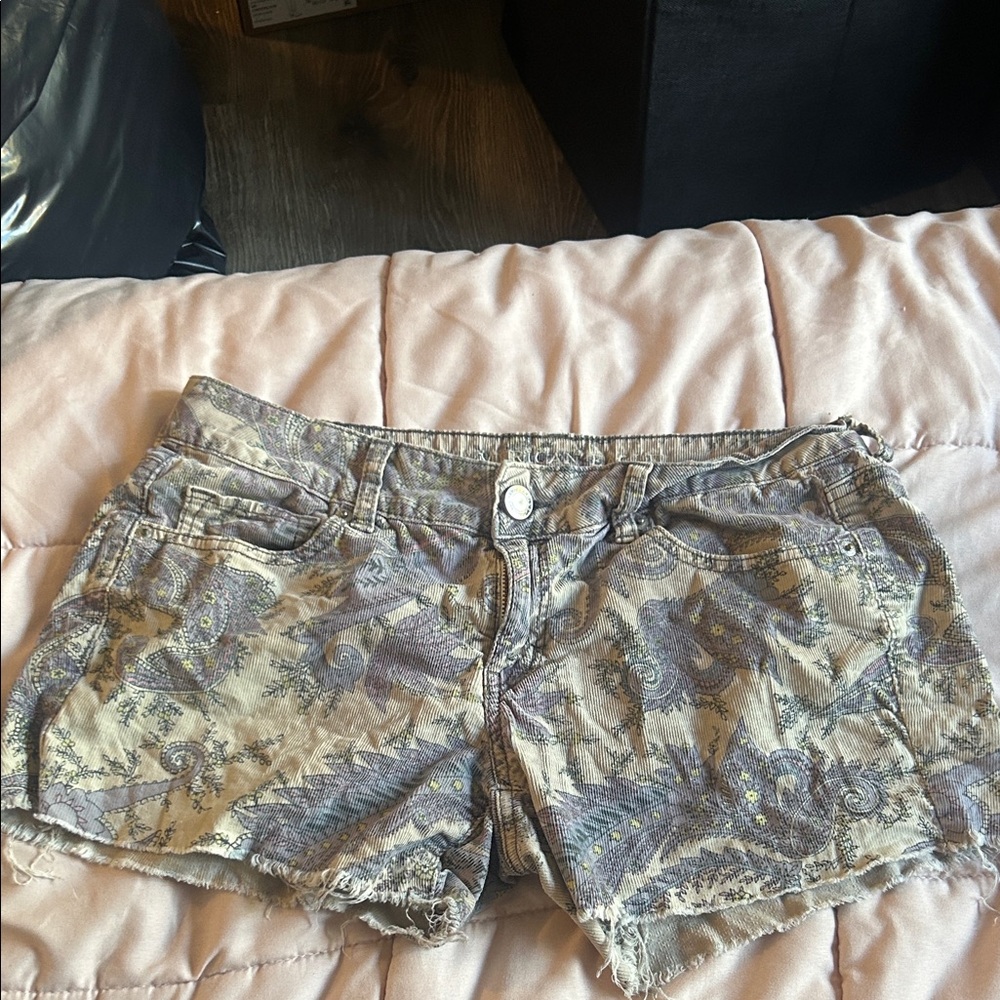 American Eagle Outfitters‎ Black and Gray Jean Shorts - Picture 3 of 5